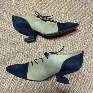 1980s two-tone Suede Shoes with Unique Heel